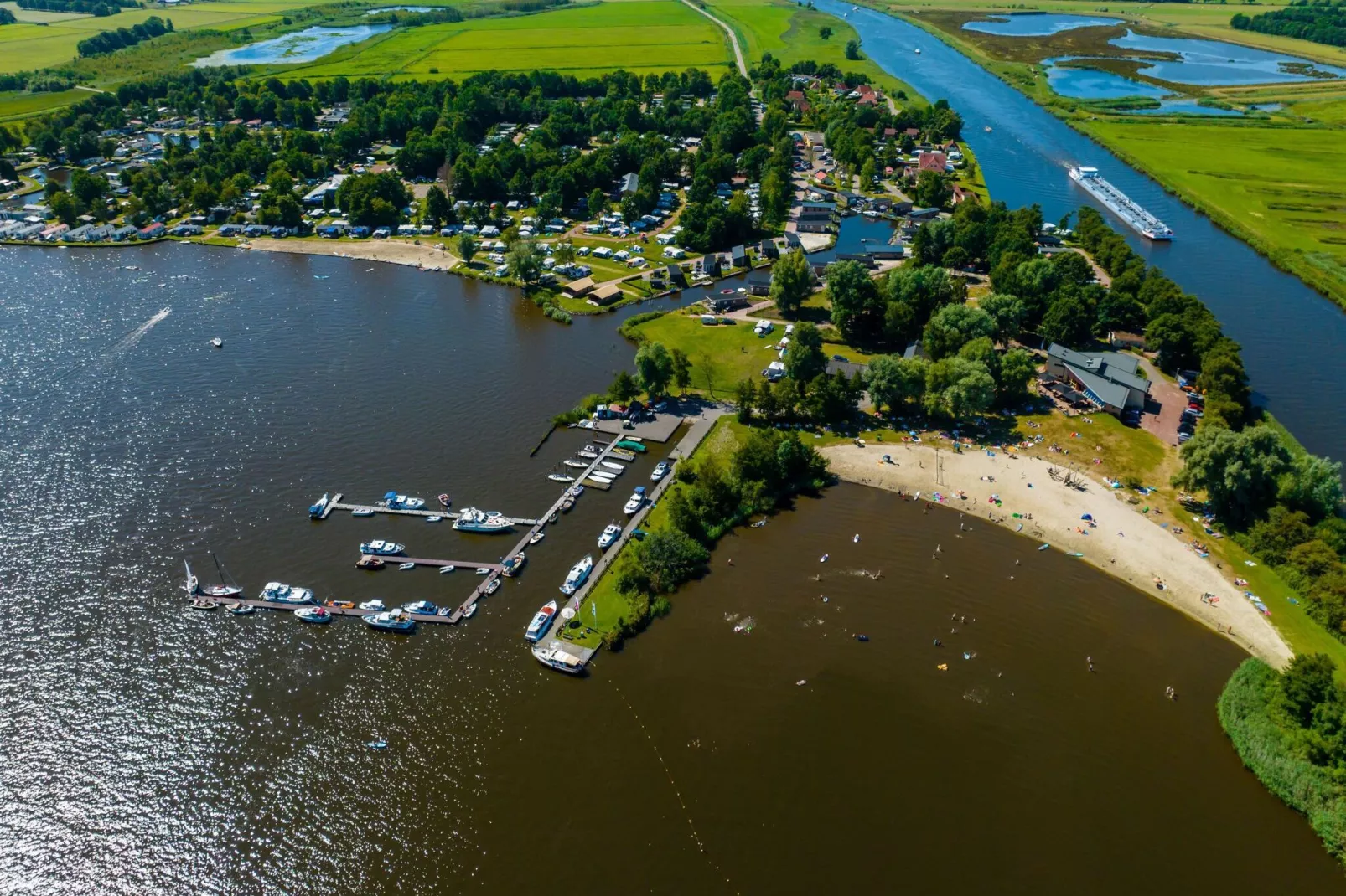 Vakantiepark Bergumermeer 7-Areas summer 5km