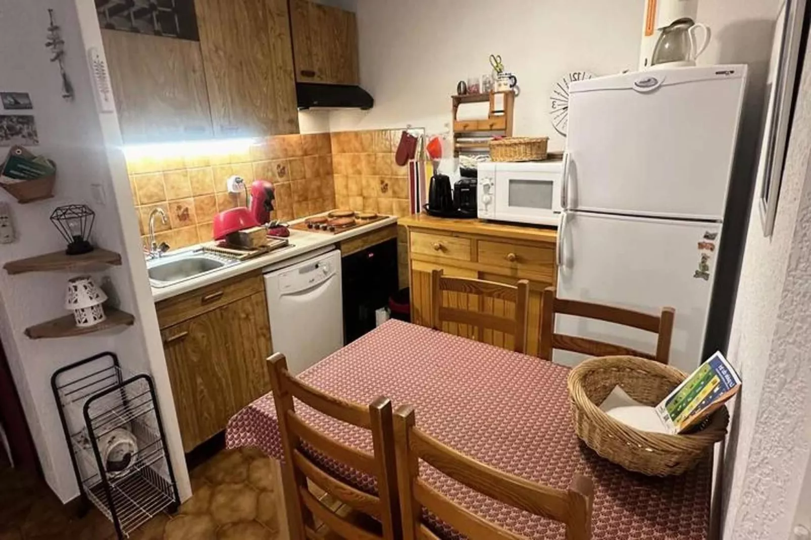 Résidence Alisier-Dining room