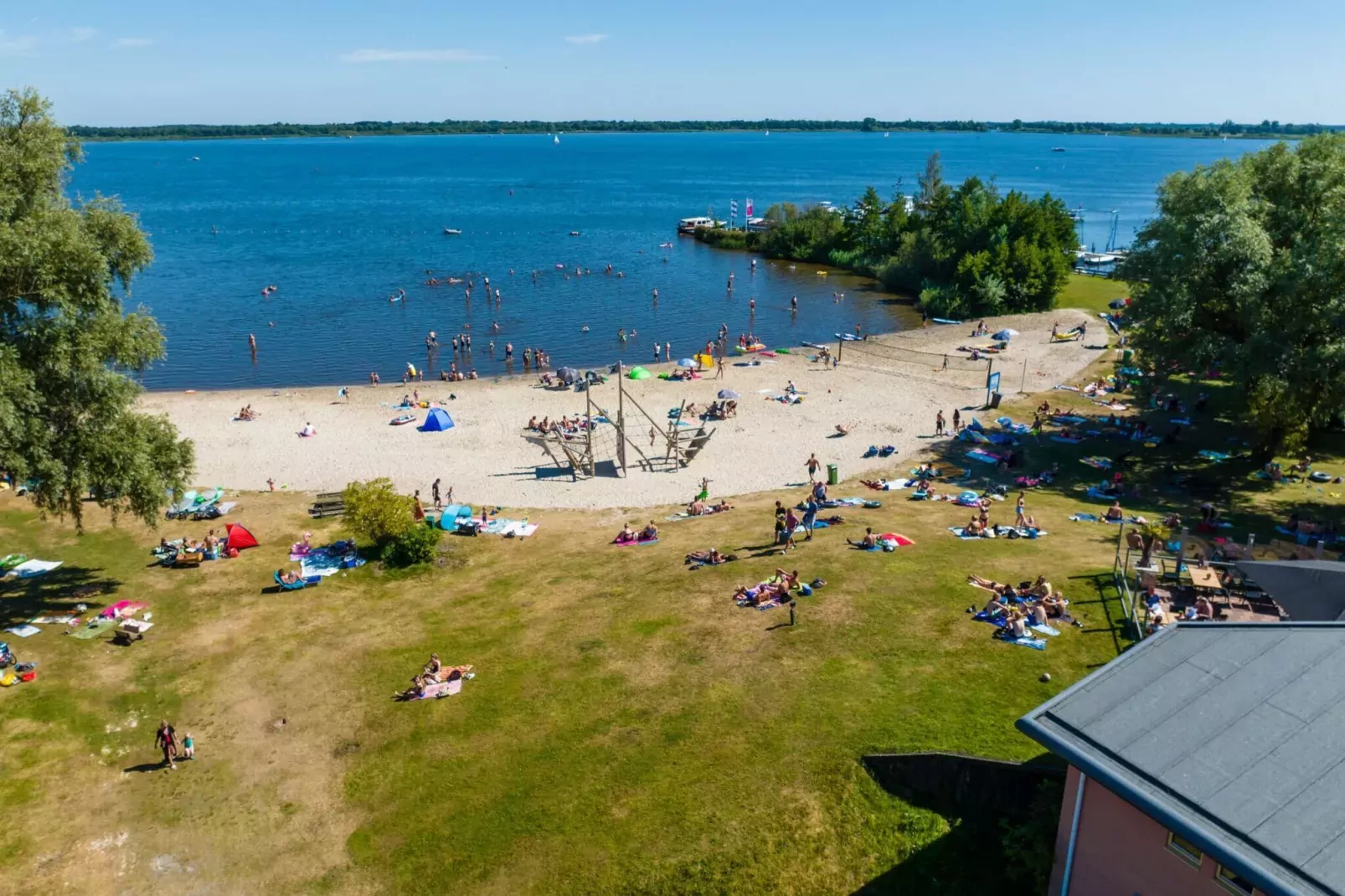 Vakantiepark Bergumermeer 8-Parkeinrichtungen