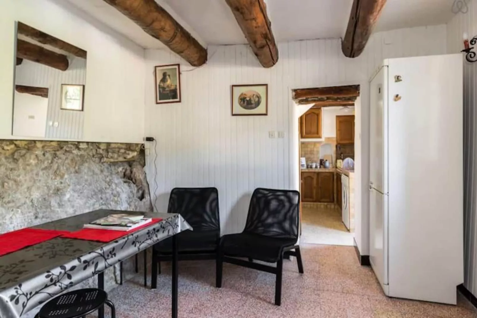 Coin De Paradis Sous Le Ch&acirc;teau Des &eacute;v&ecirc;ques-Image-tags.