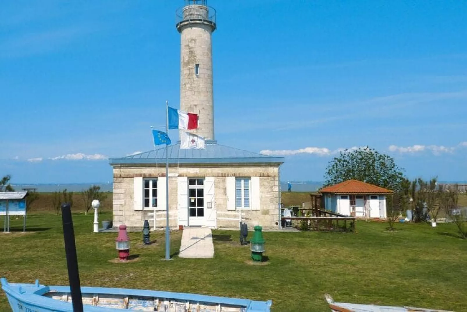 Semi-detached house Talais-Gebiete Sommer 20 km