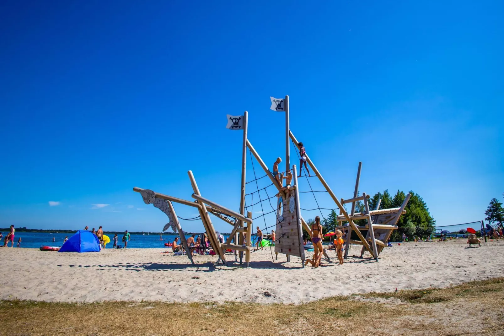 Vakantiepark Bergumermeer 10-Park facilities