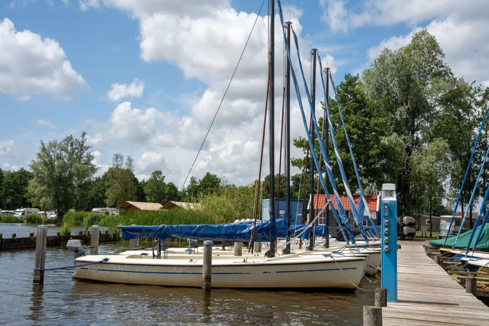 Vakantiepark Bergumermeer 10-Areas summer 1km