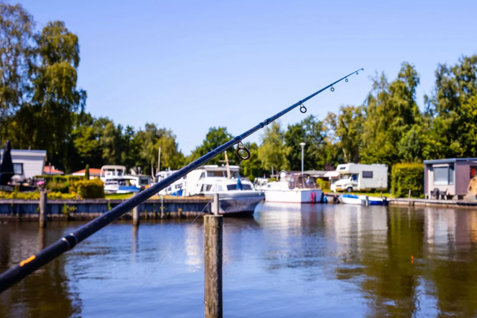 Vakantiepark Bergumermeer 10-Areas summer 1km