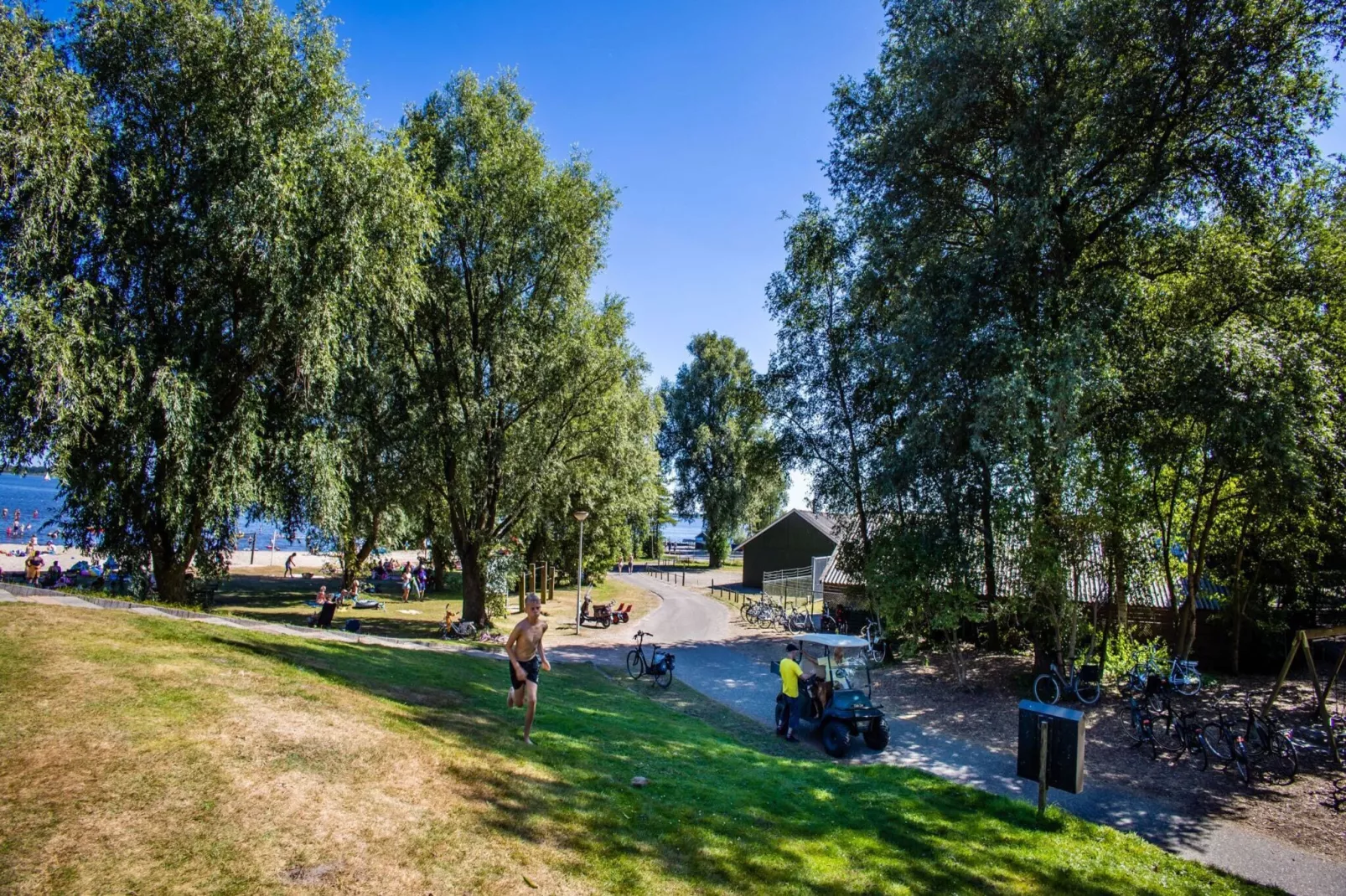 Vakantiepark Bergumermeer 10-Areas summer 5km