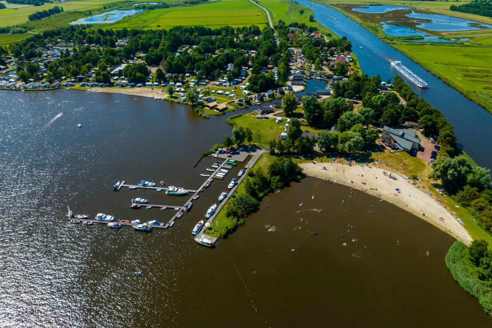 Vakantiepark Bergumermeer 10-Areas summer 5km
