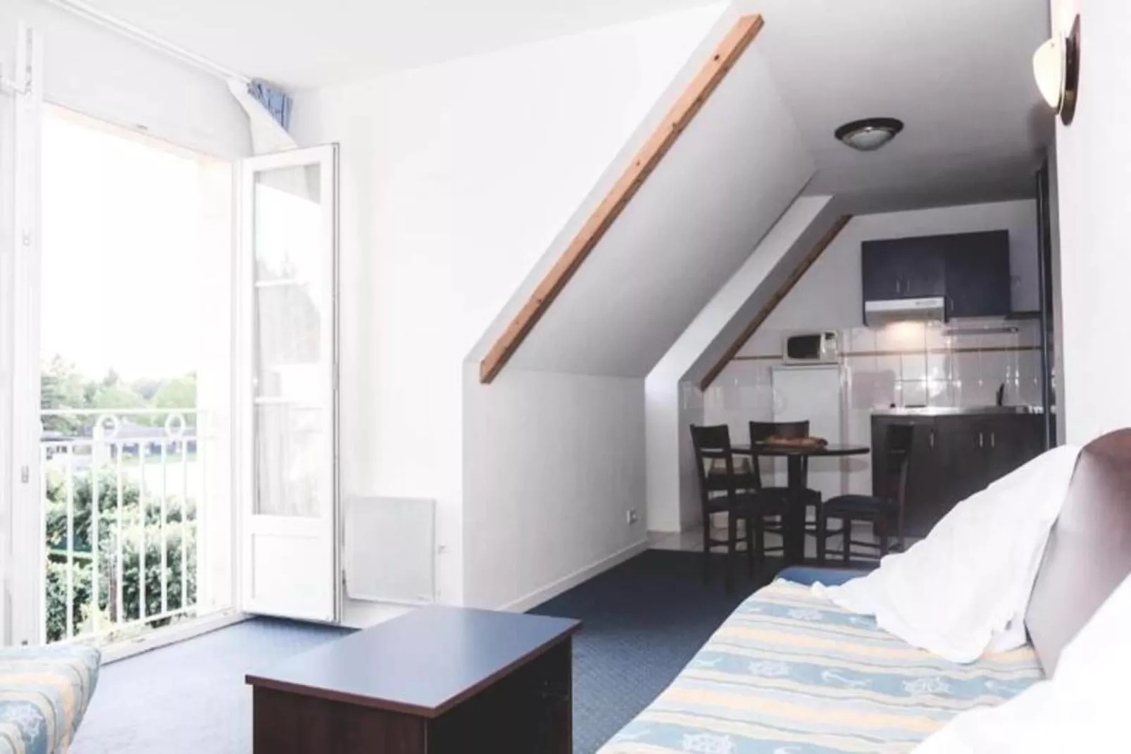Appart'Hotel La Roche-Posay - Extérieur été