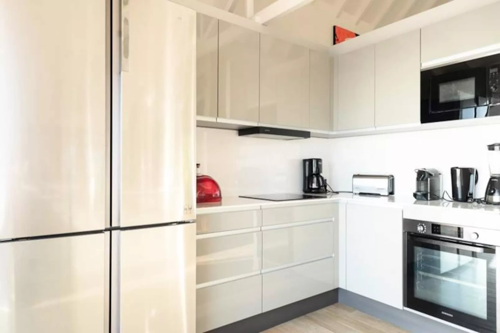 Villa Sea Side-Image-tags.