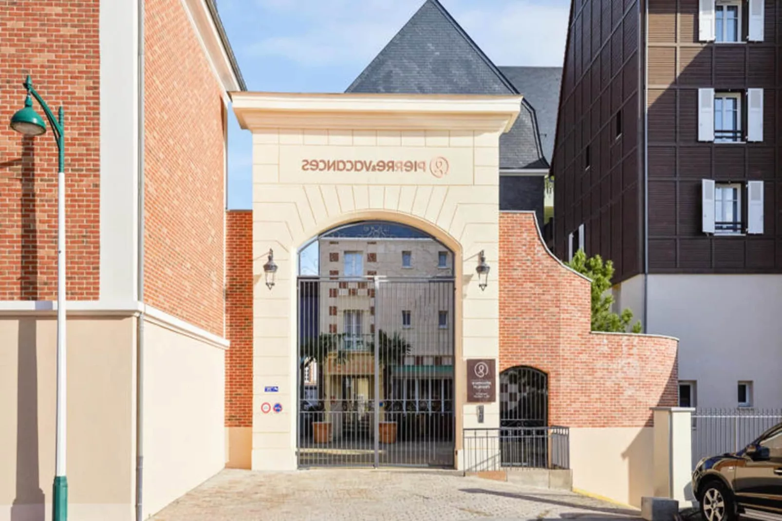 Résidence Presqu'Ile de la Touques-Außenbereich Sommer