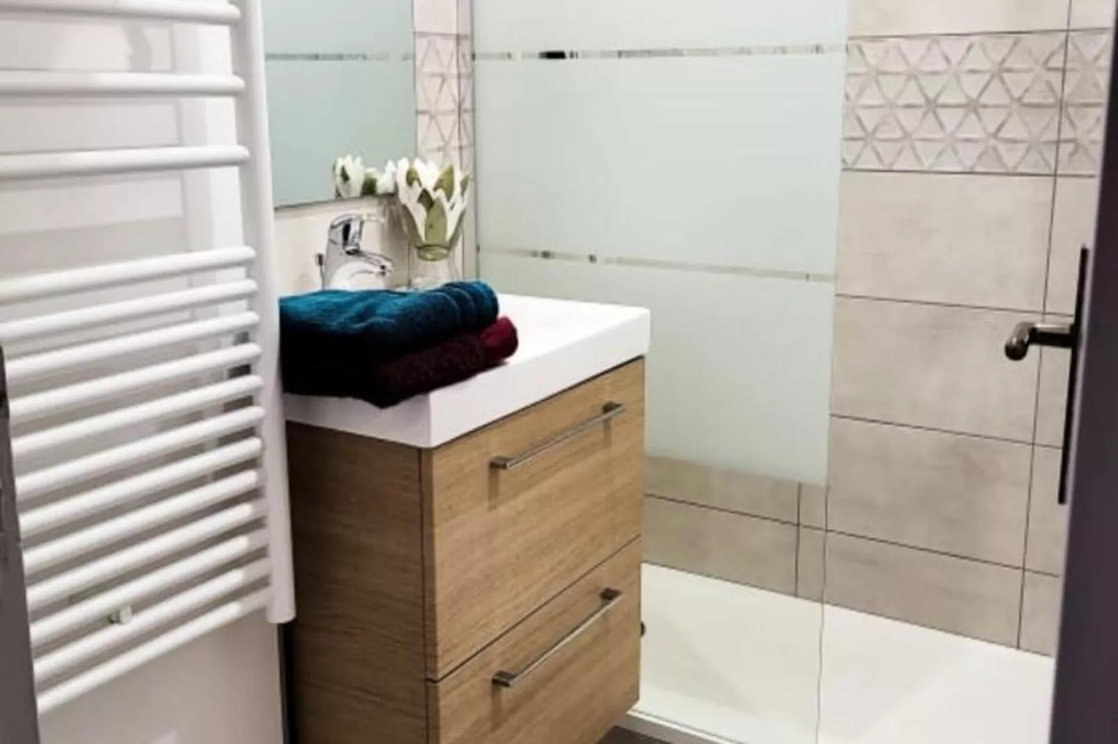 Résidence La Cigale De Mer &agrave; 100 M De La Plage Et Du Centre Ville Du Grau Du Roi-Badezimmer