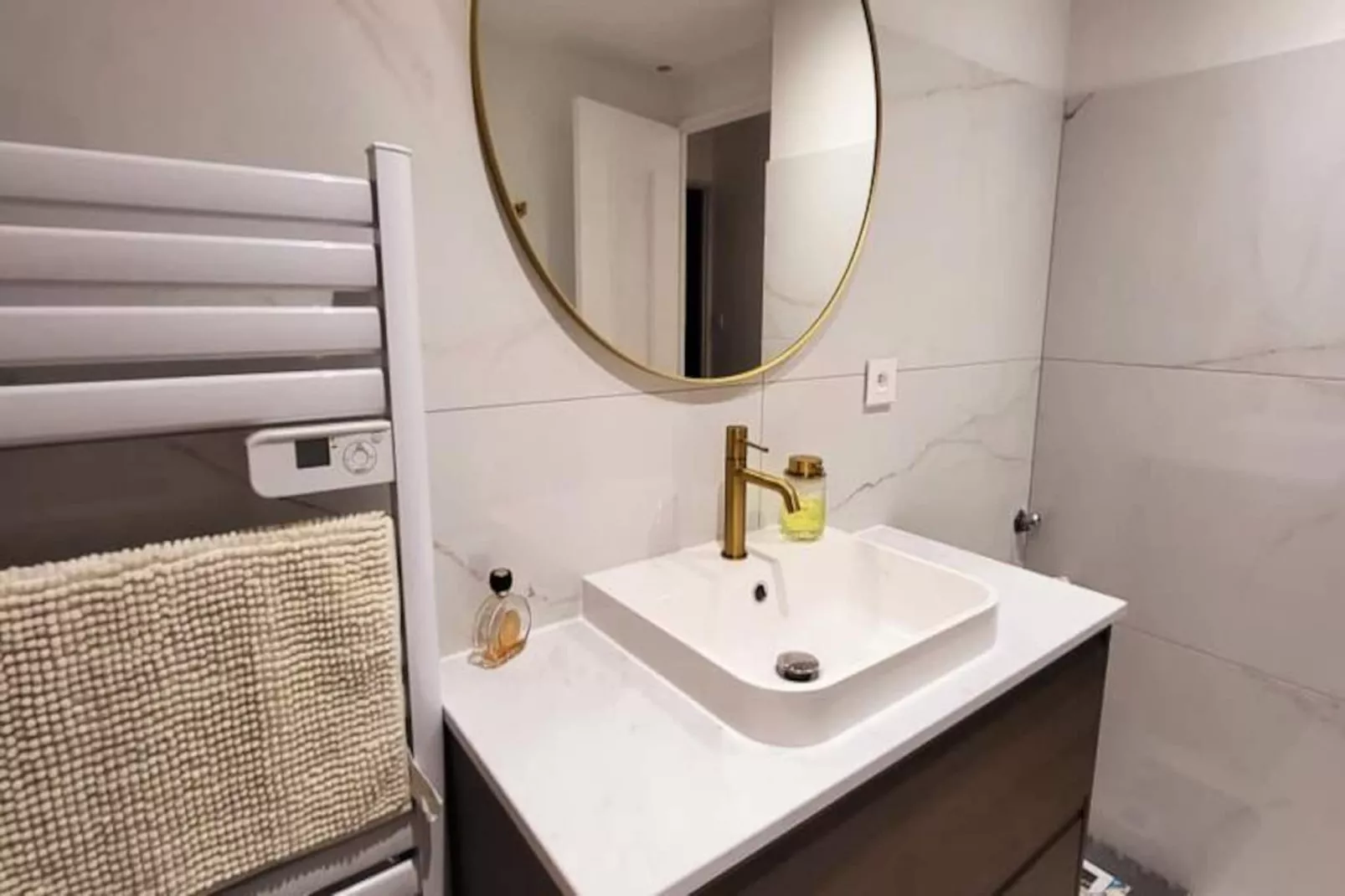 Résidence Domino 1 Superbement R&eacute;nov&eacute; - 2 Chambres -terrasse &agrave; 300m Plage, Commerces-Image-tags.