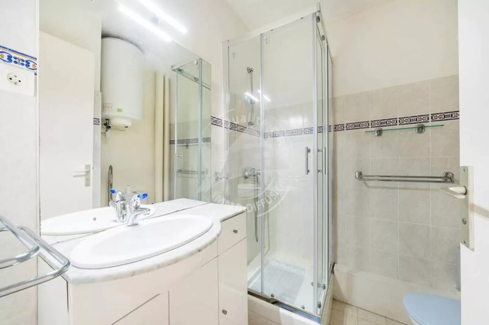 Résidence "les Tamaris"-Badezimmer