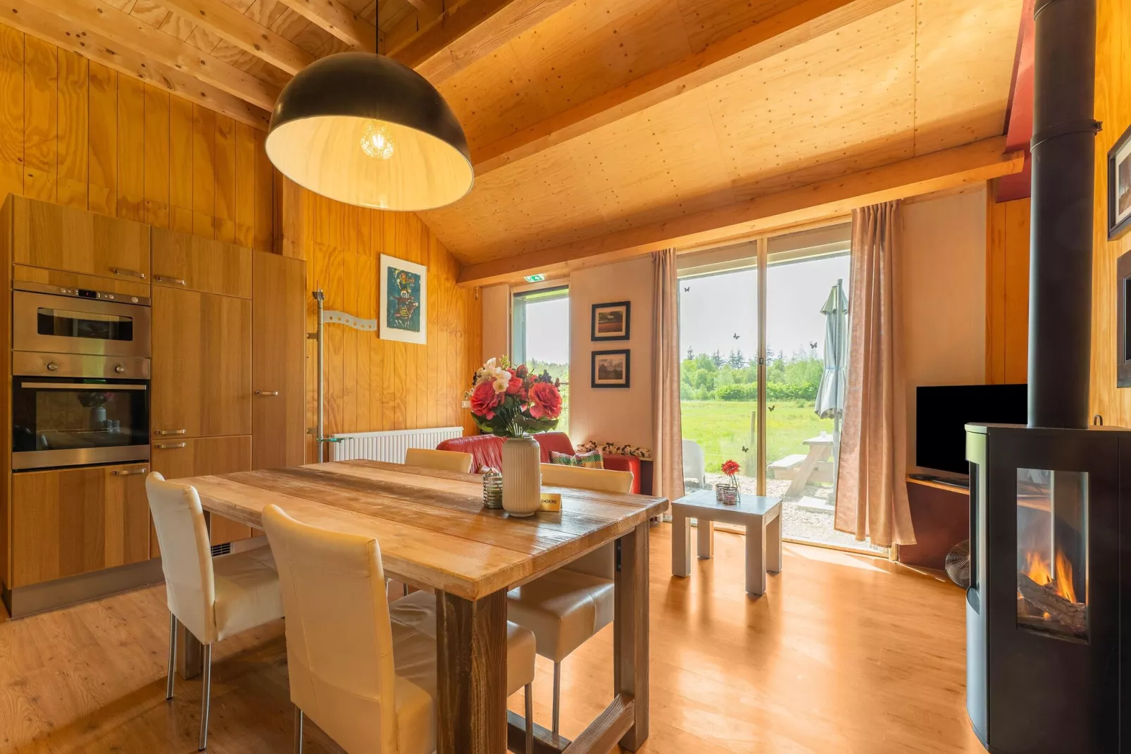 Natuurhuis Dichtbij-Dining room