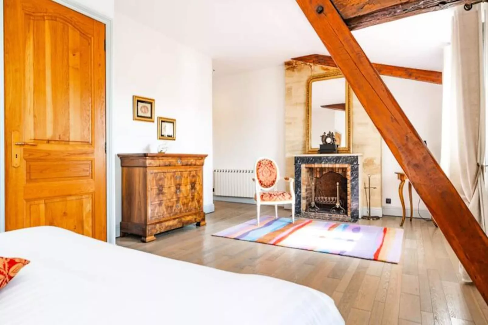 Magnifique Appartement De 160m&sup2; De 3 Chambres Quartier Saint-michel-Image-tags.