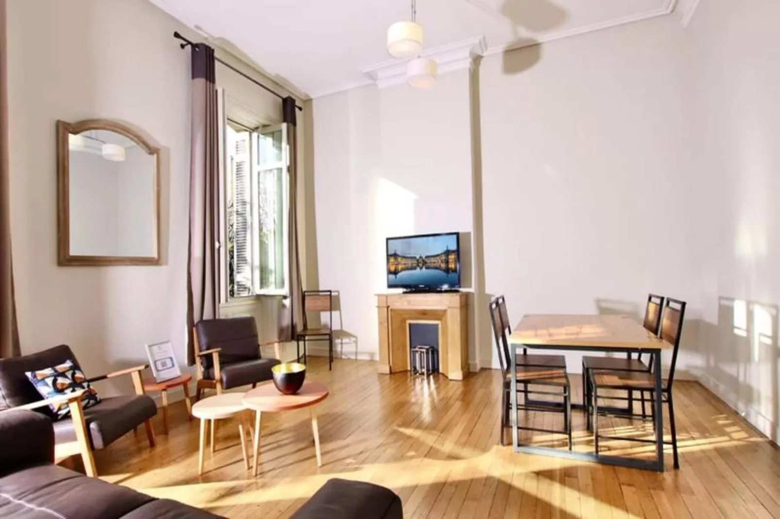 Magnifique Et Lumineux T3 De Charme Aux Quinconces Id&eacute;al Pour 4 Personnes-Ambiance