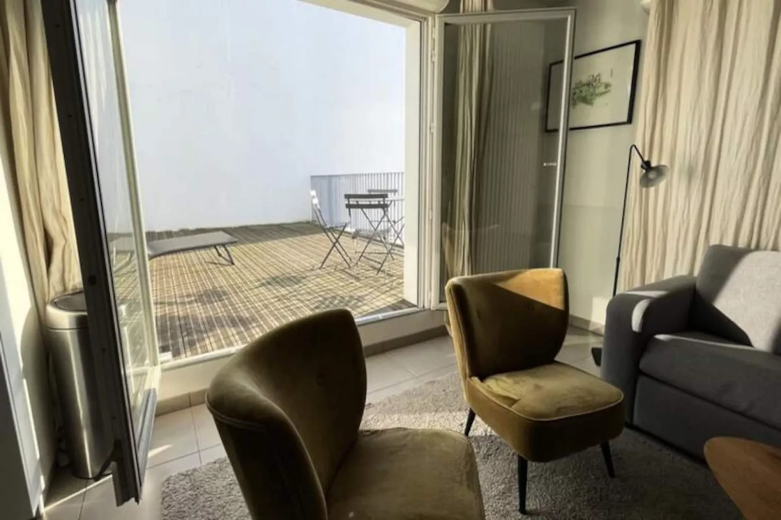 Spacieux Appartement Remarquablement Lumineux Avec Parking &agrave; La Cit&eacute; Du Vin-Image-tags.