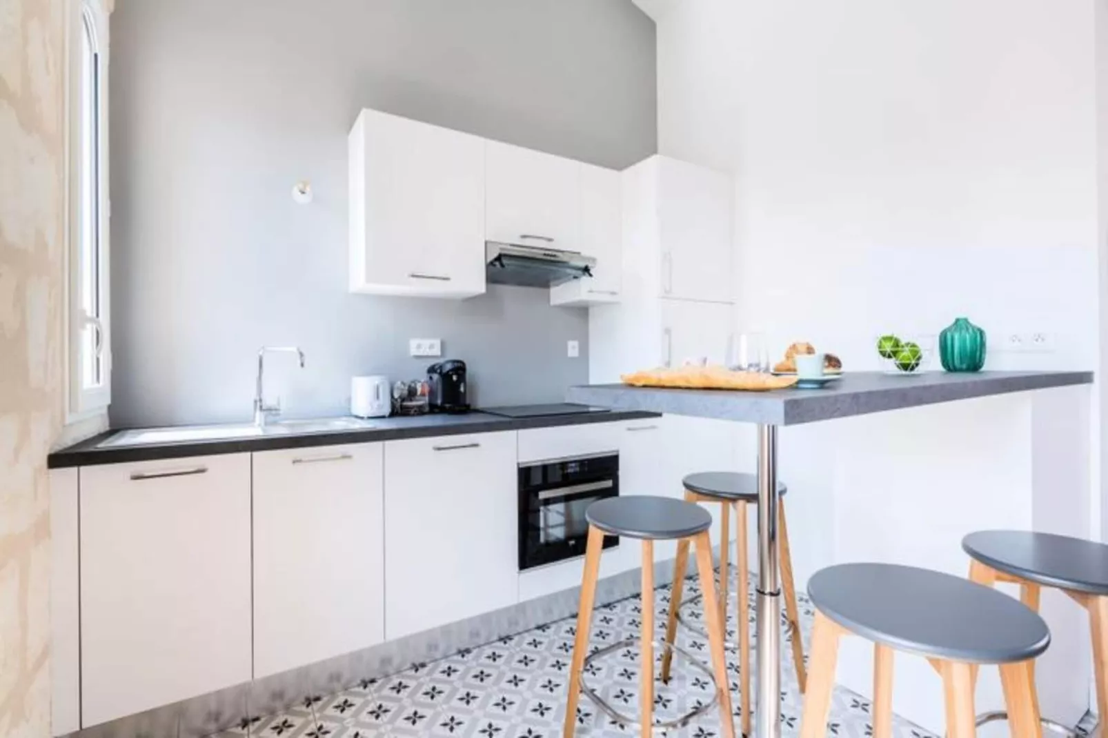Superbe Appartement En Plein C&oelig;ur Des Chartrons-Kitchen
