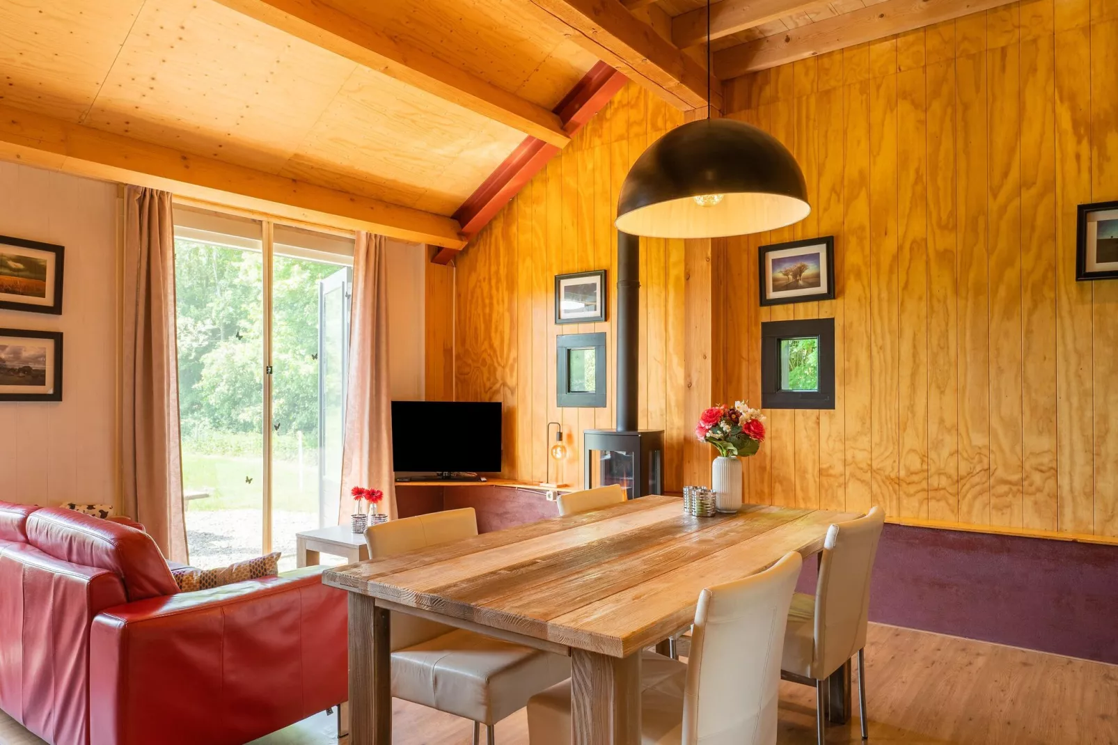 Natuurhuis Dichtbij-Dining room