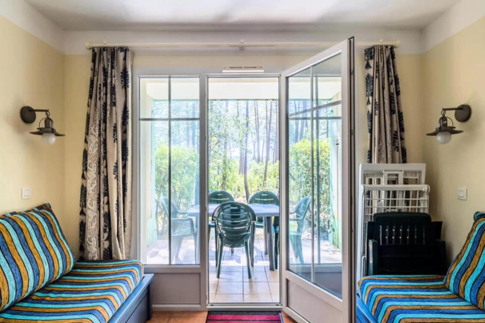 Les Appartements de Lacanau les Pins - maeva Home-Exterior in summer