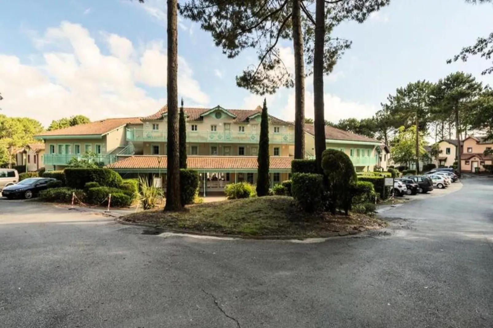 Les Appartements de Lacanau les Pins - maeva Home-Exterior in summer