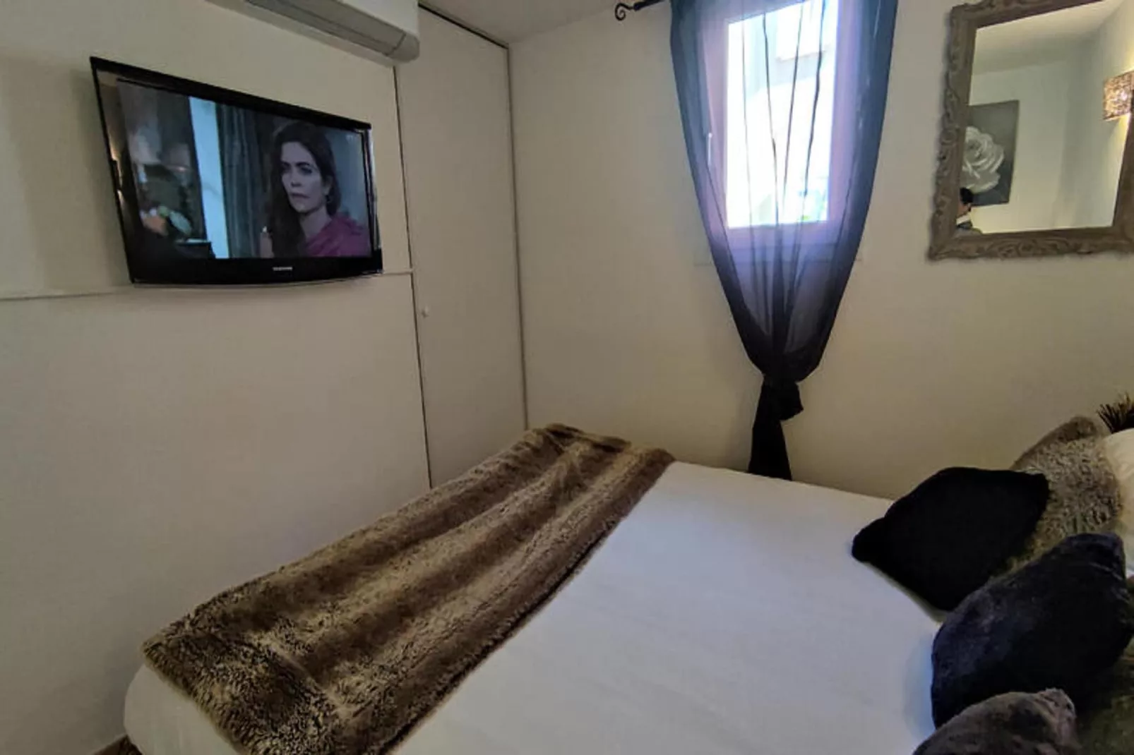 Résidence NATURISTE LA PALMERAIE-Bedroom