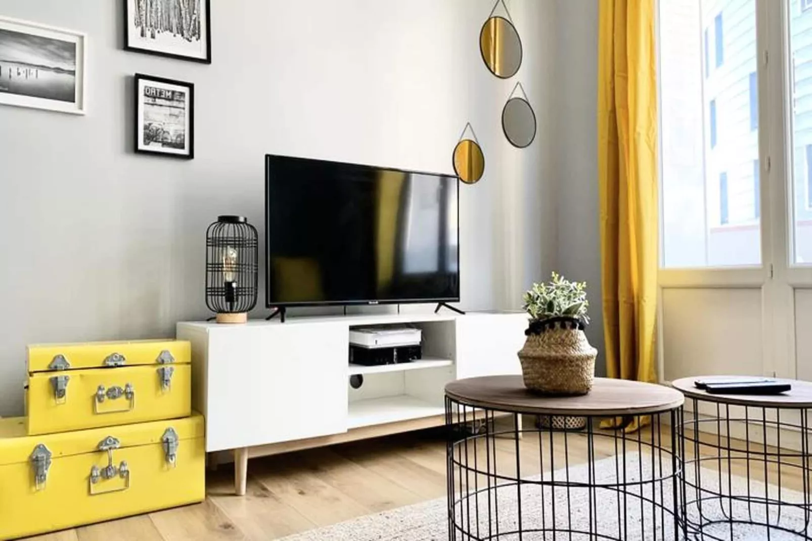 | Hello Sunshine ☀️| T3 6 Couchages| Caserne De Bonne-Wohnzimmer
