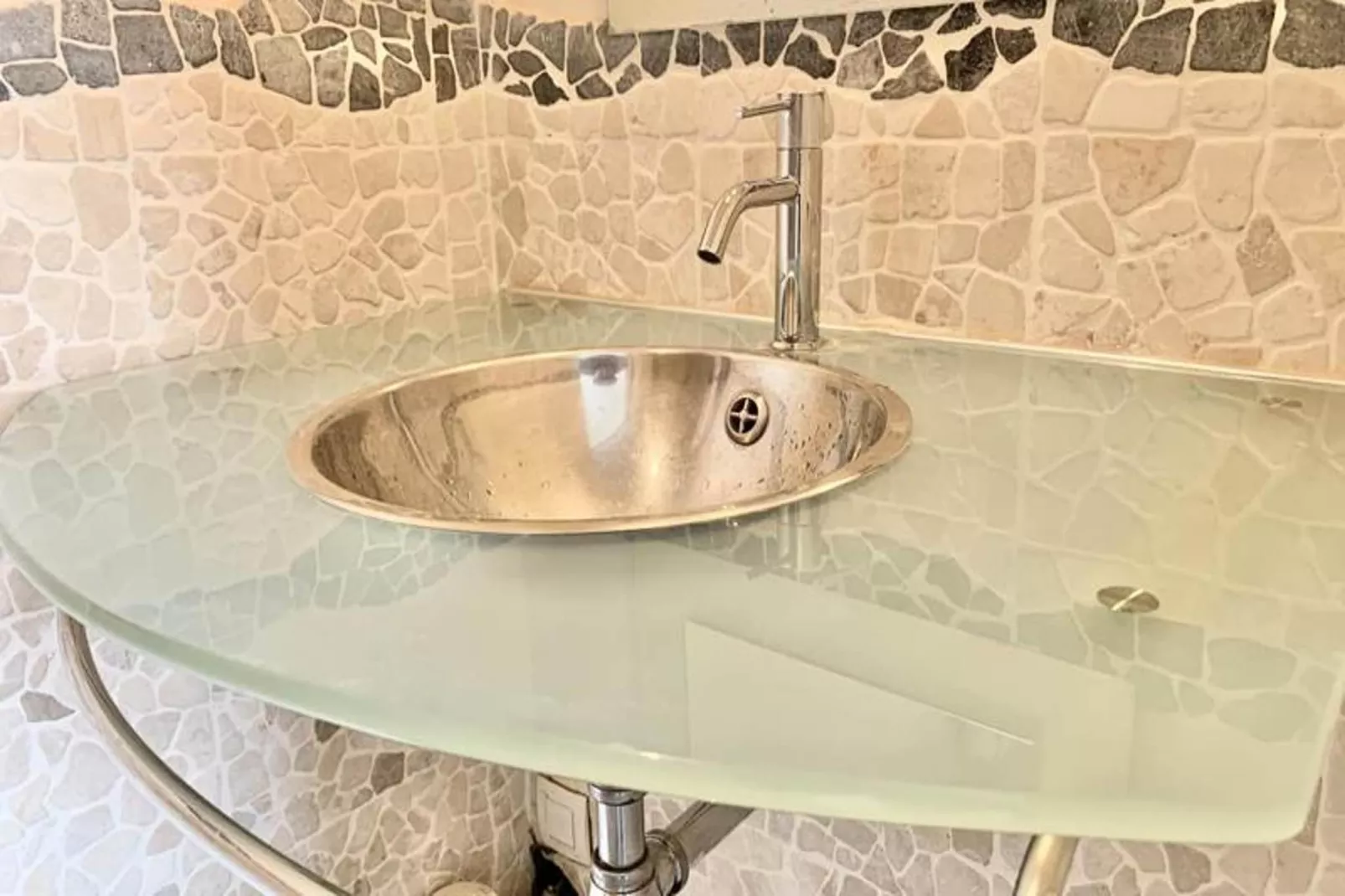 | La Chanson Bleue  💙 | Marcelin Berthelot | Tram-Bathroom