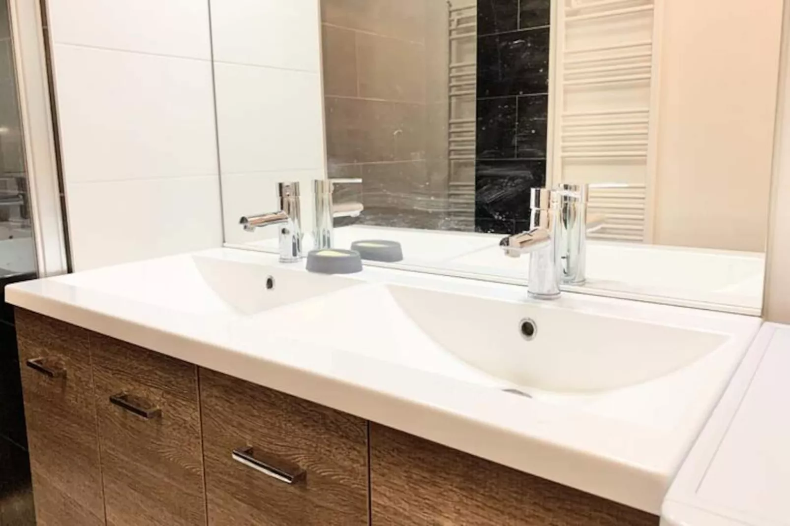 M&eacute;ditation &agrave; Eybens | Terrasse | Wifi  📖-Image-tags.