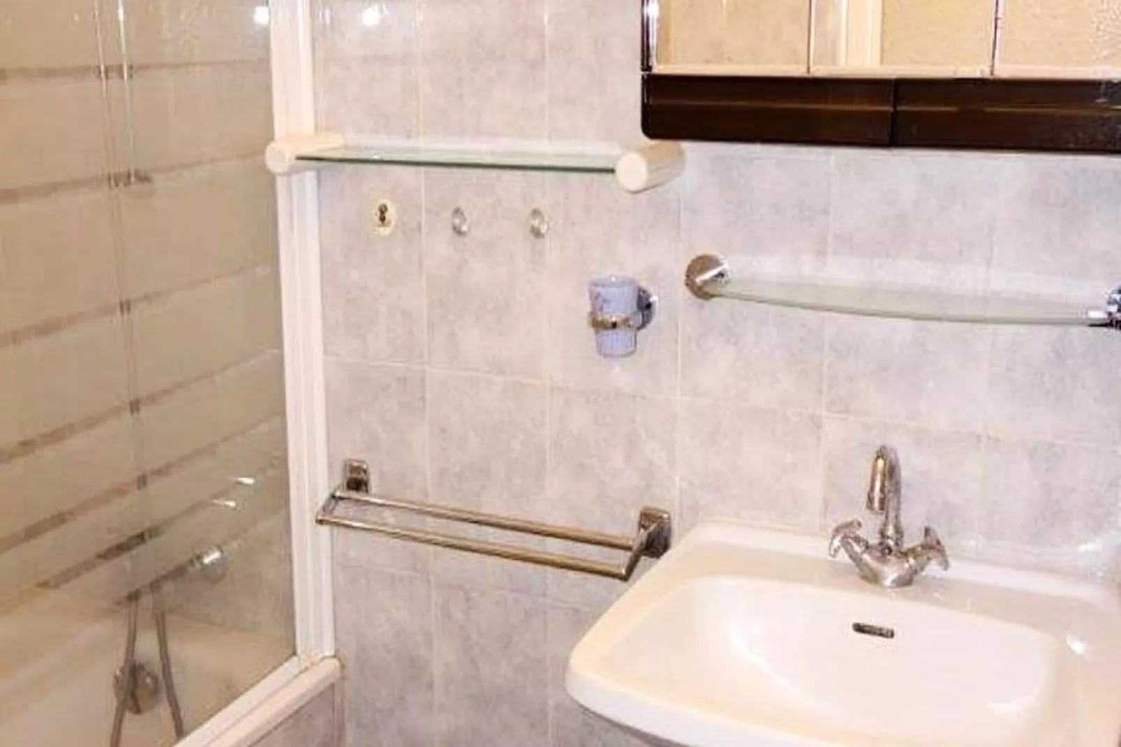 Résidence Pleiades-Salle de bain