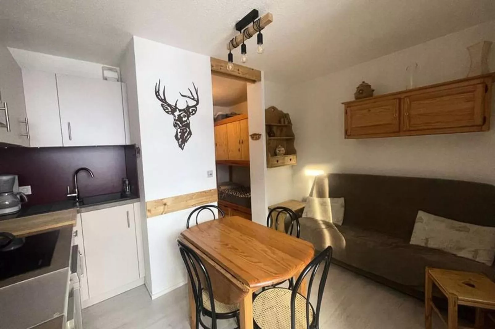 Résidence Arc En Ciel C Porte C103-Salle à manger