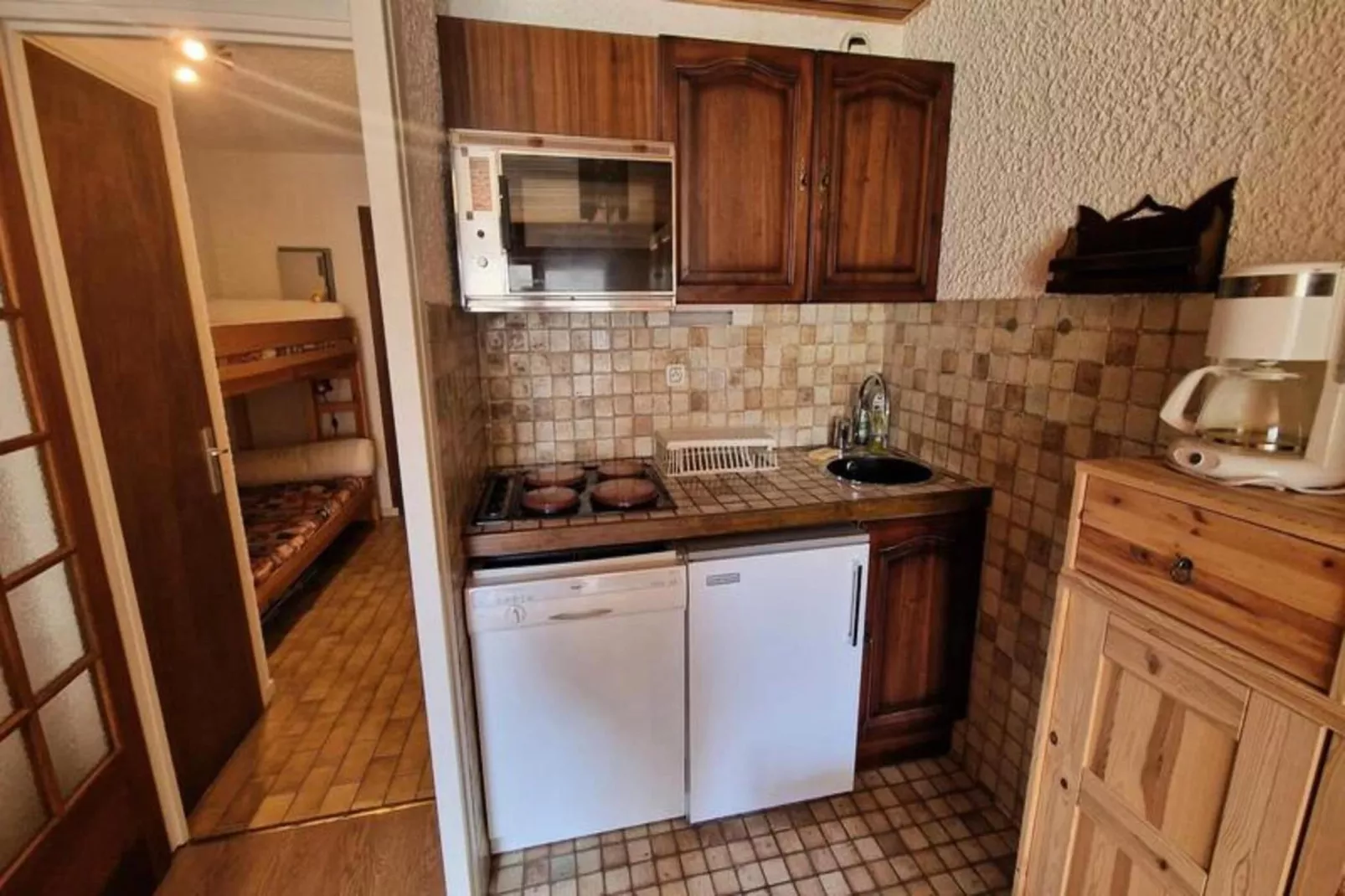 Résidence Brimbelles-Kitchen