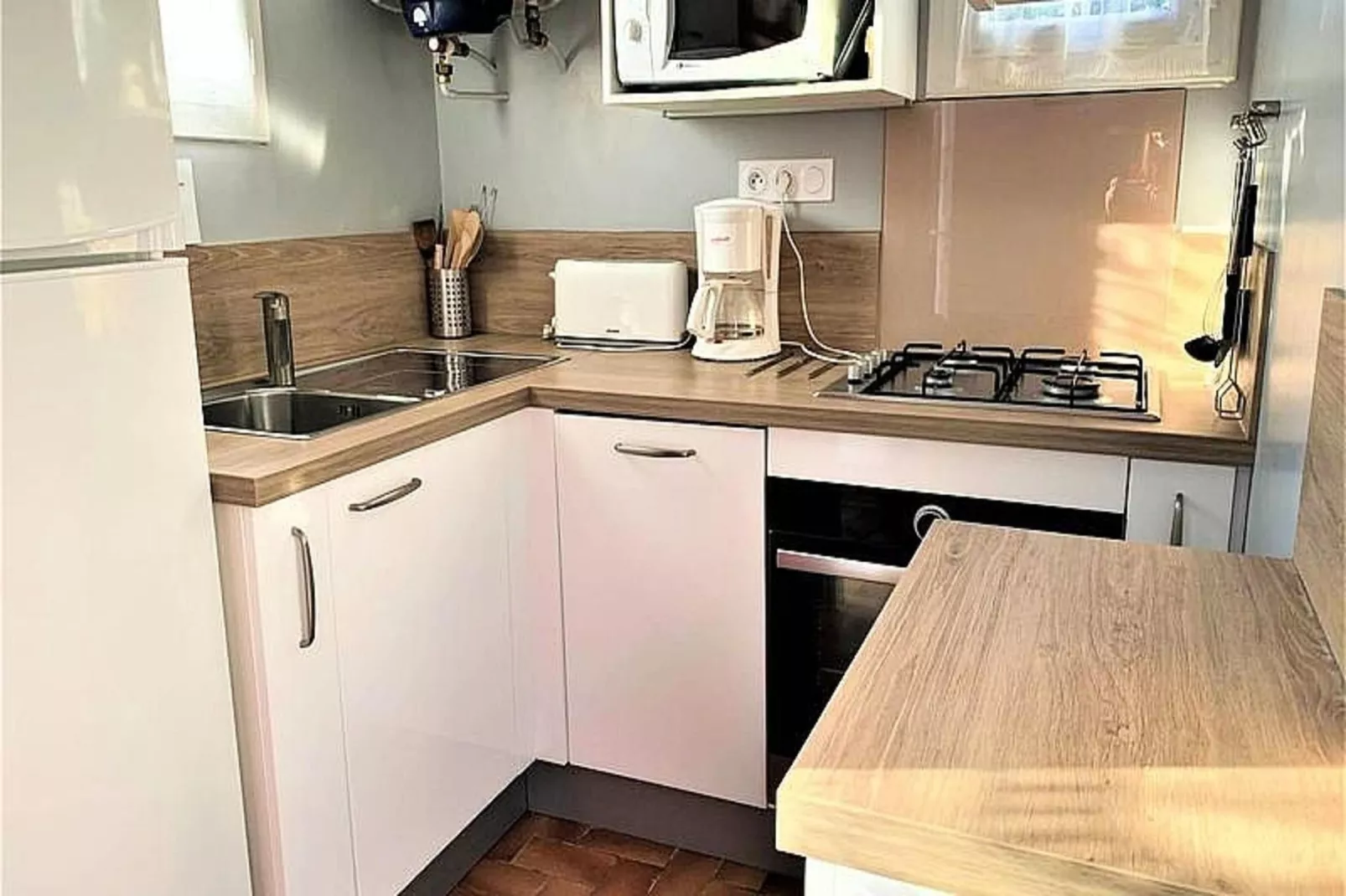 Résidence 28 Rue Des Corsaires-Kitchen