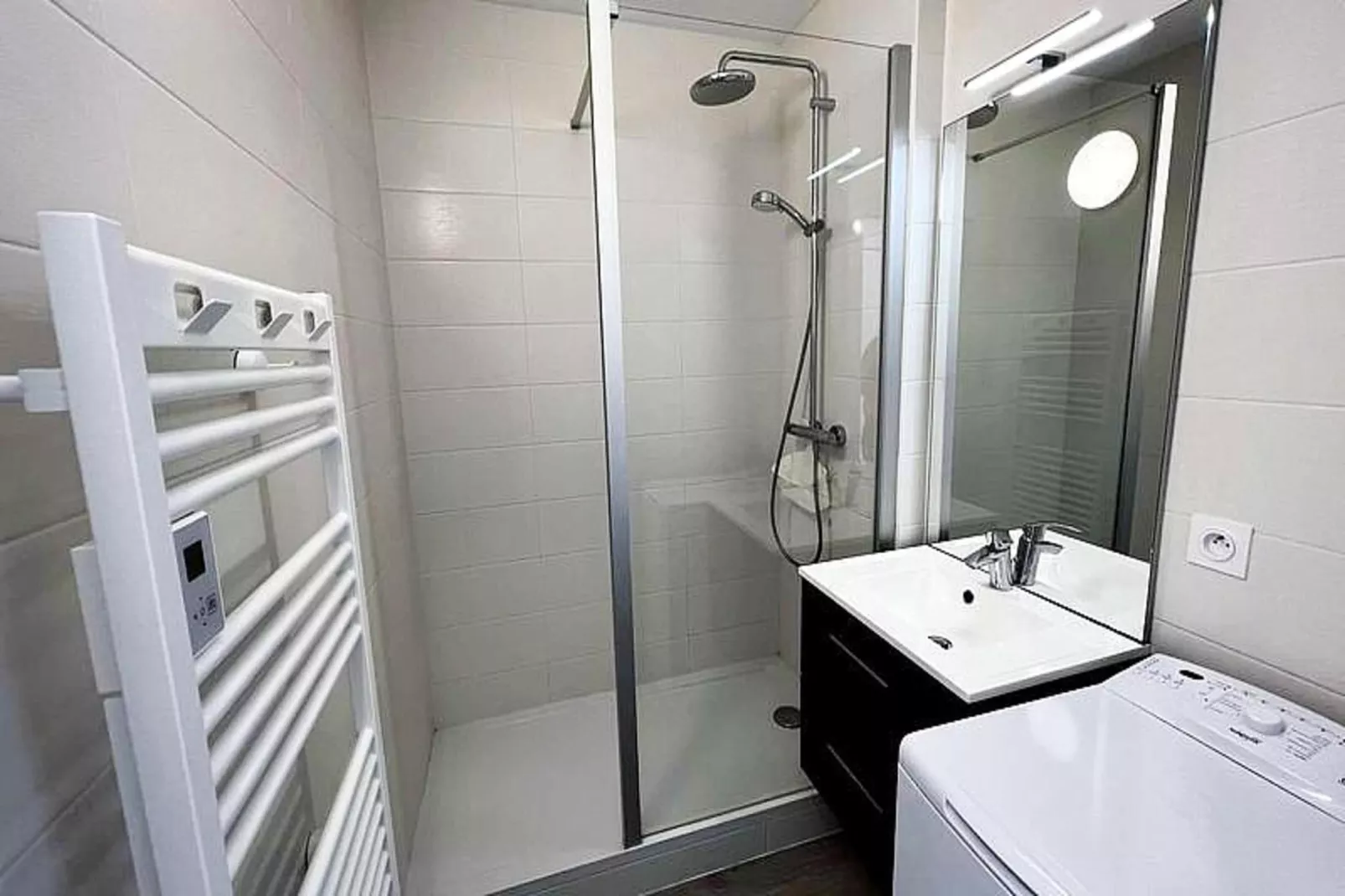 Résidence Dauphins-Badezimmer