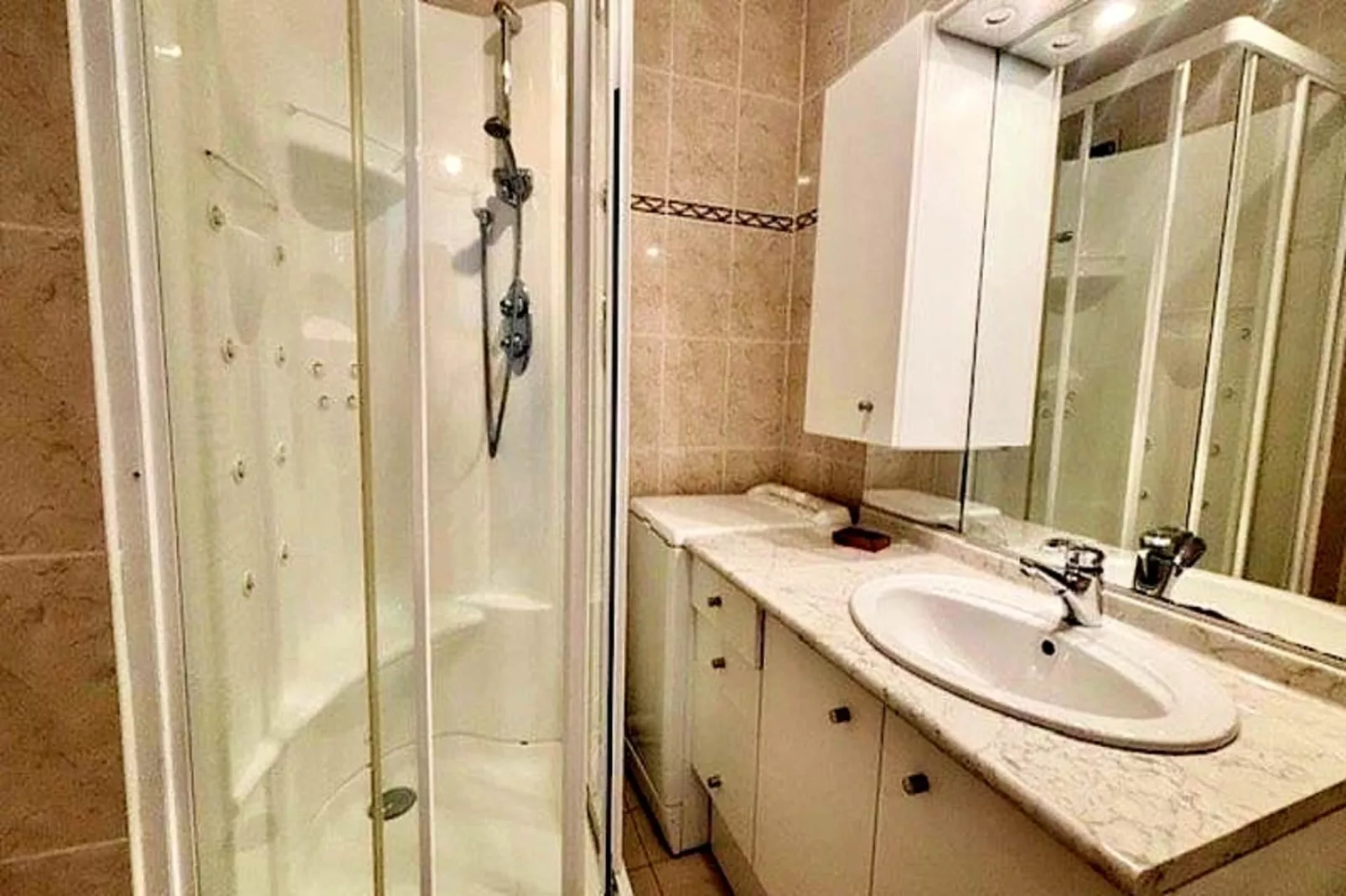 Résidence Le Mane-Bathroom