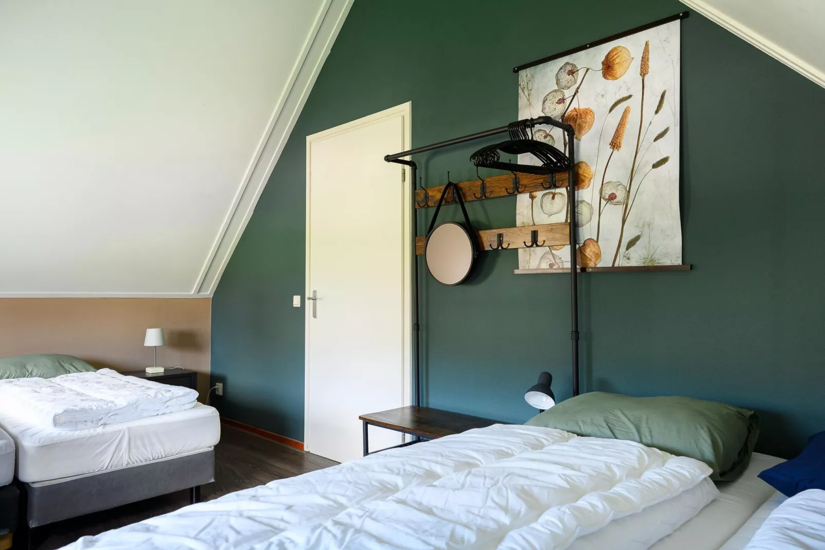 10 pers Lieskehuis Wellness de luxe met sauna buitenspa en toerboot-Bedroom