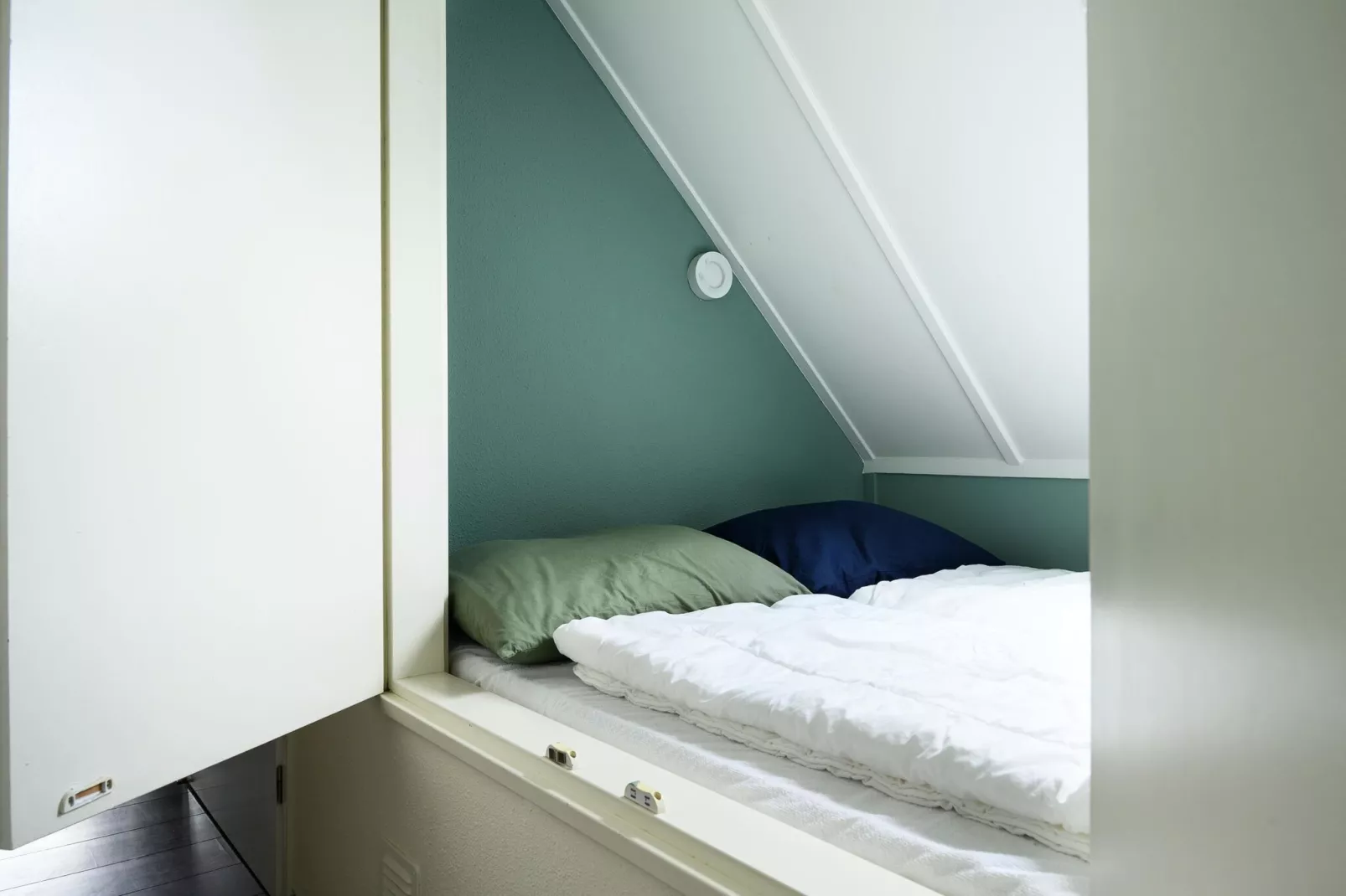 10 pers Lieskehuis Wellness de luxe met sauna buitenspa en toerboot-Bedroom