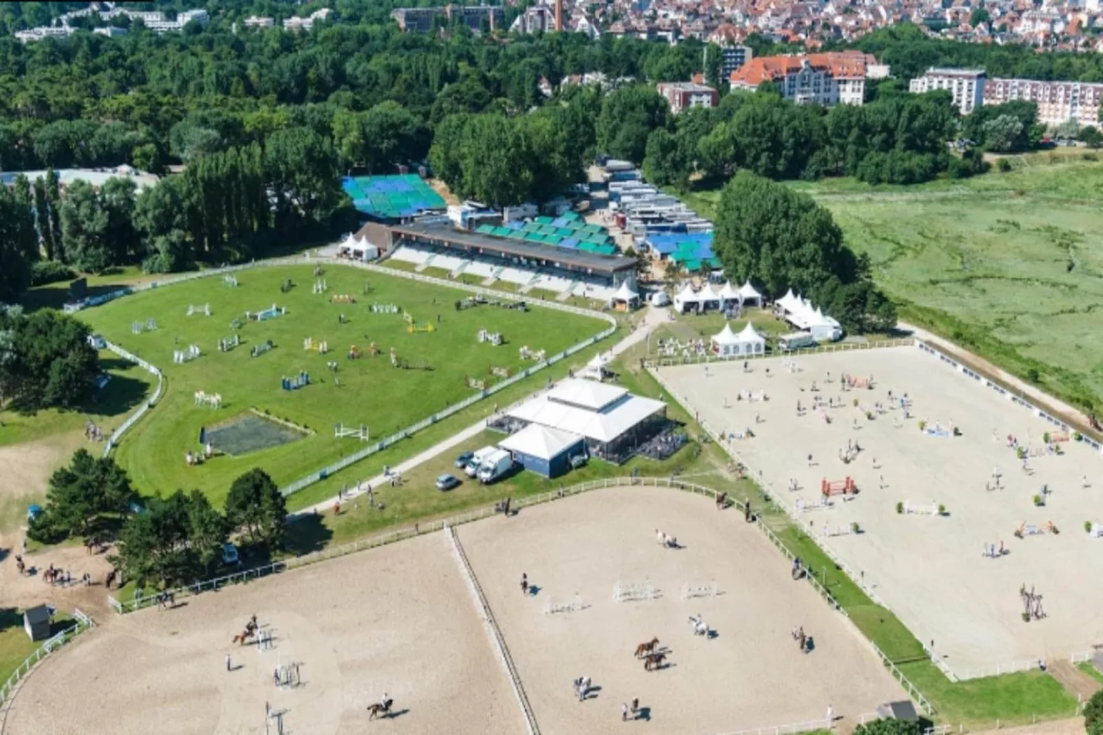 Résidence Bel Appartement 5 Pers Avec Piscine, Tennis Et Parking 236-Außenbereich Sommer