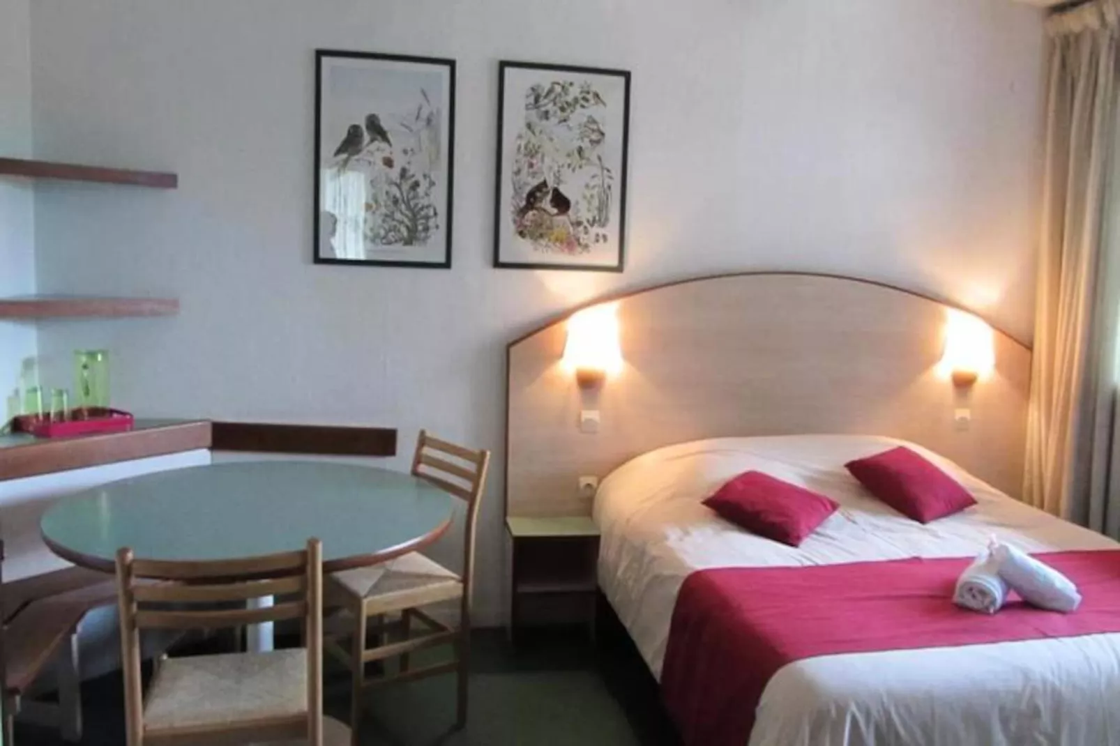 VVF Montpeyroux Auvergne-Image-tags.