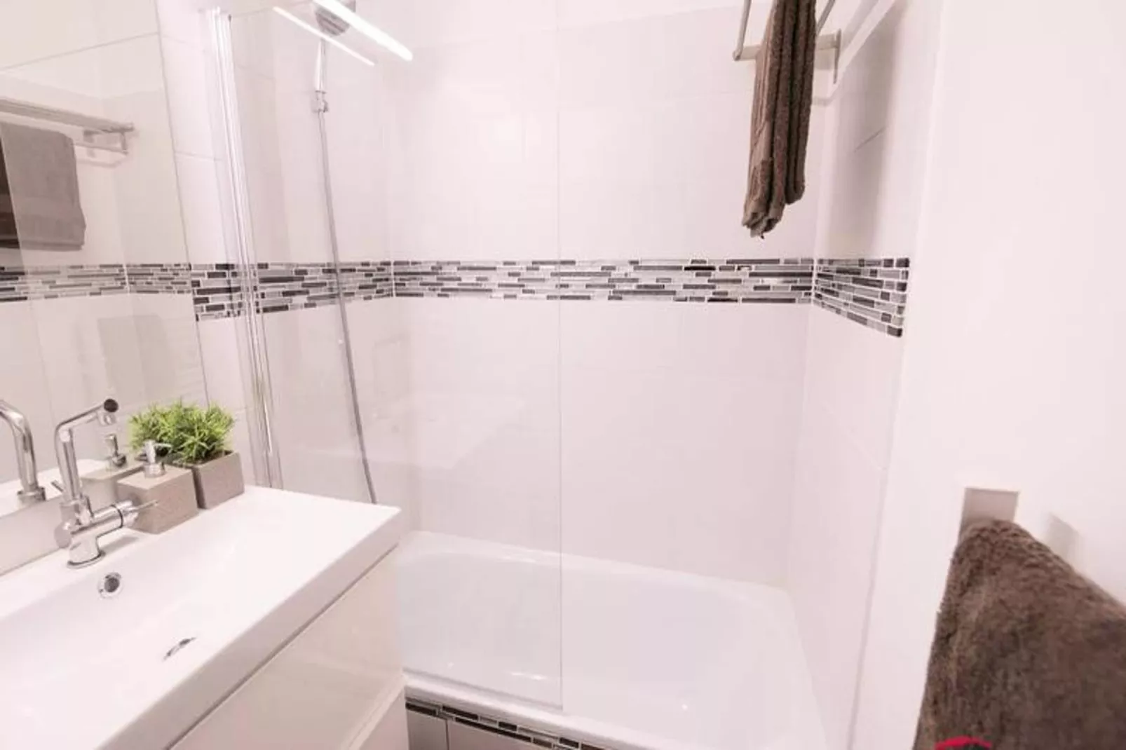 Résidence Ardoune-Salle de bain