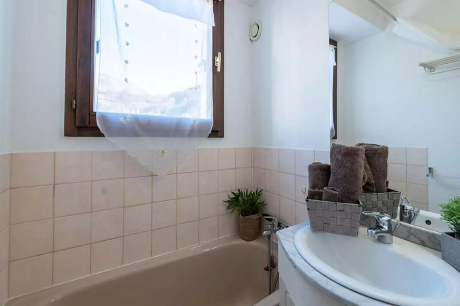 Résidence H.th.i:iris-Bathroom