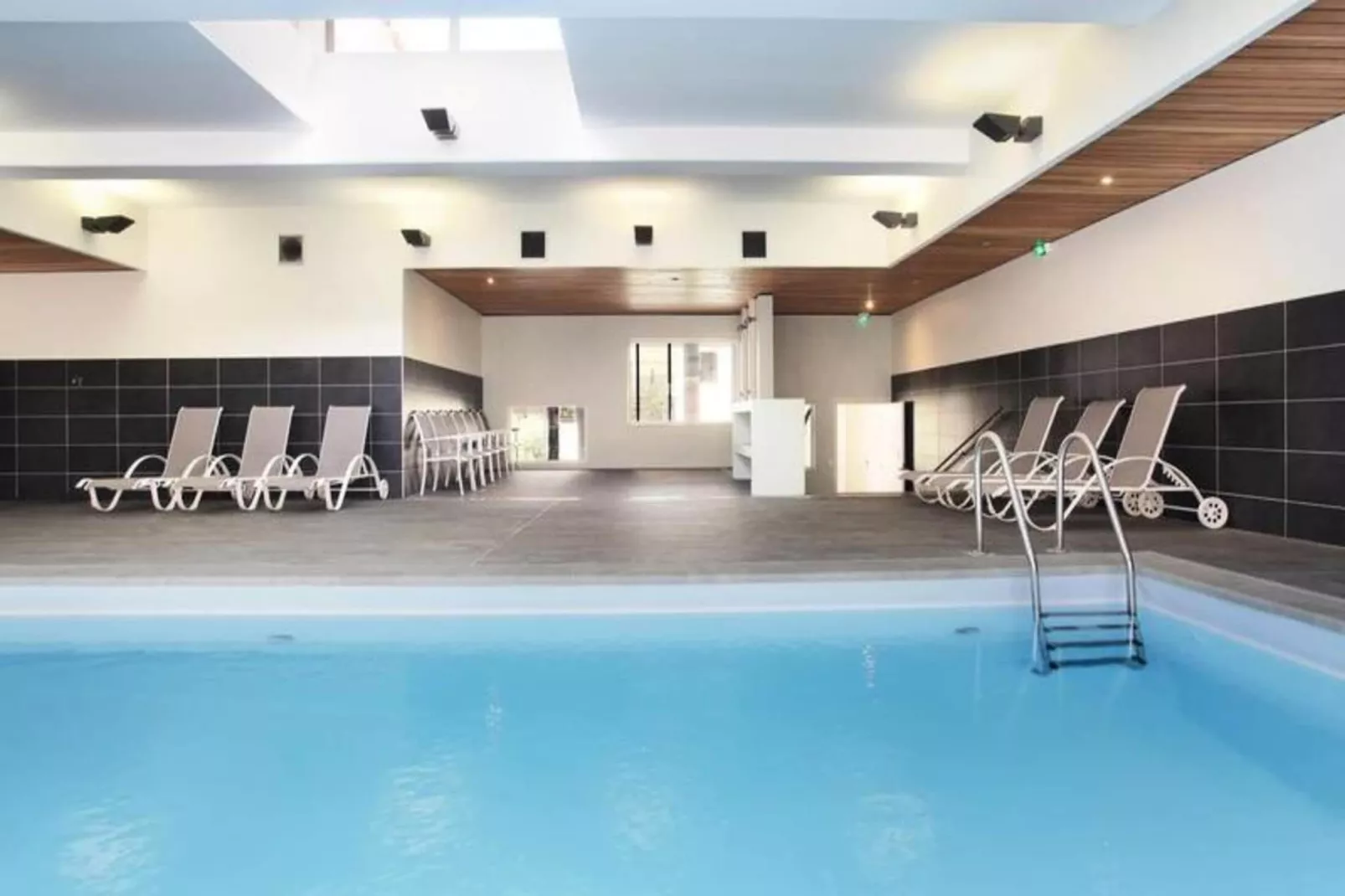 Appart'hôtel Odalys Confluence-Exterior in summer