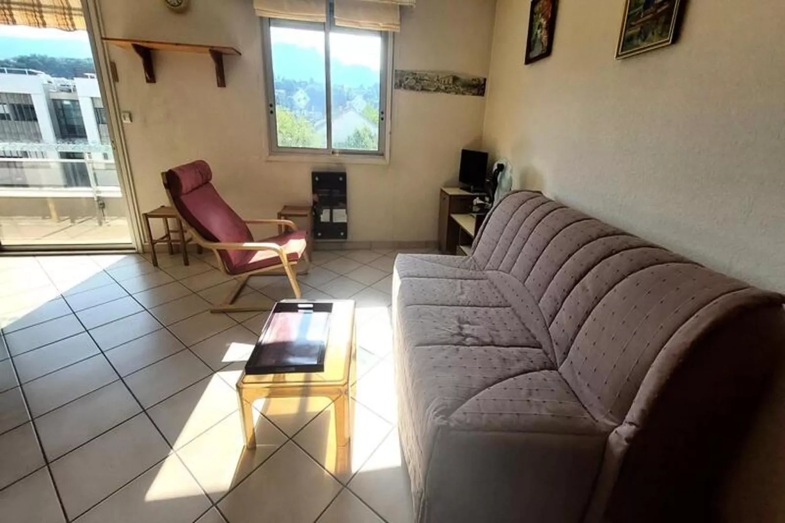 Résidence Le Comte Vert-Living room