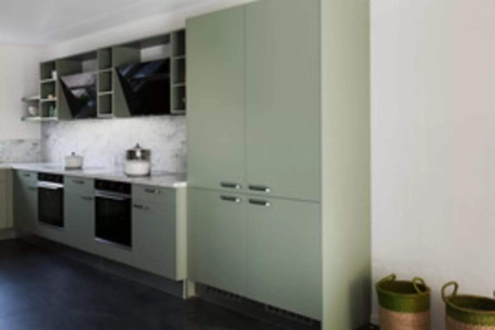 24 pers Pallertshuis Wellness de luxe met sauna en hout gestookte hottub-Kitchen