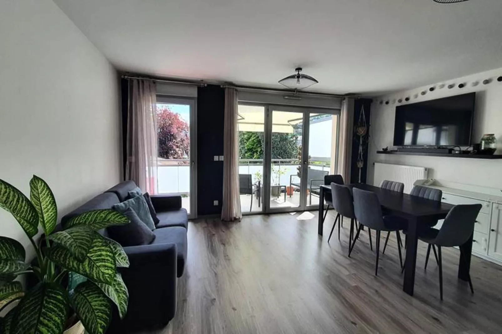 Résidence Le Clos Des Merisiers-Living room