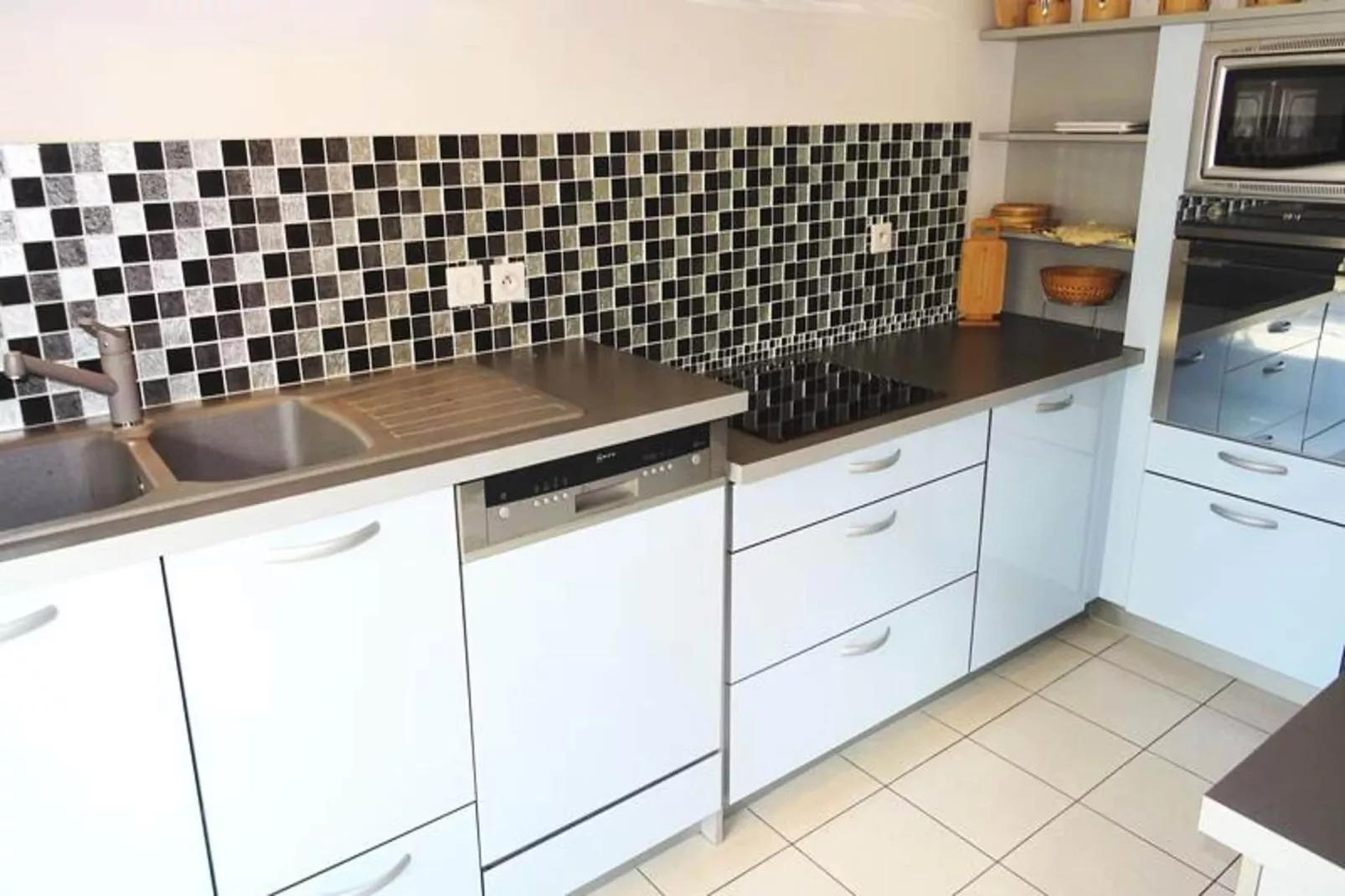 Residence Les Aiguieres-Kitchen