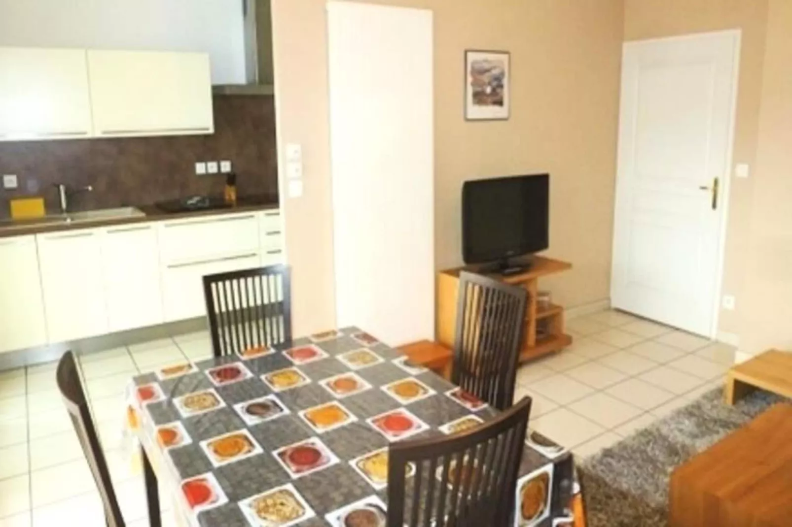 Residence L'albizia-Salle à manger