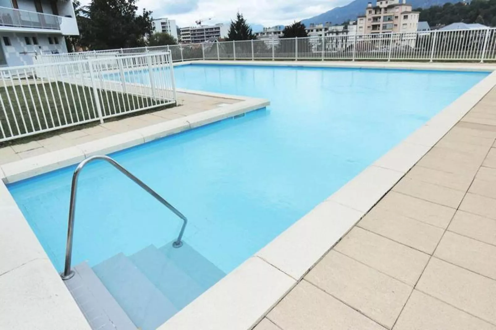 Résidence Montcalm D-Swimming pool