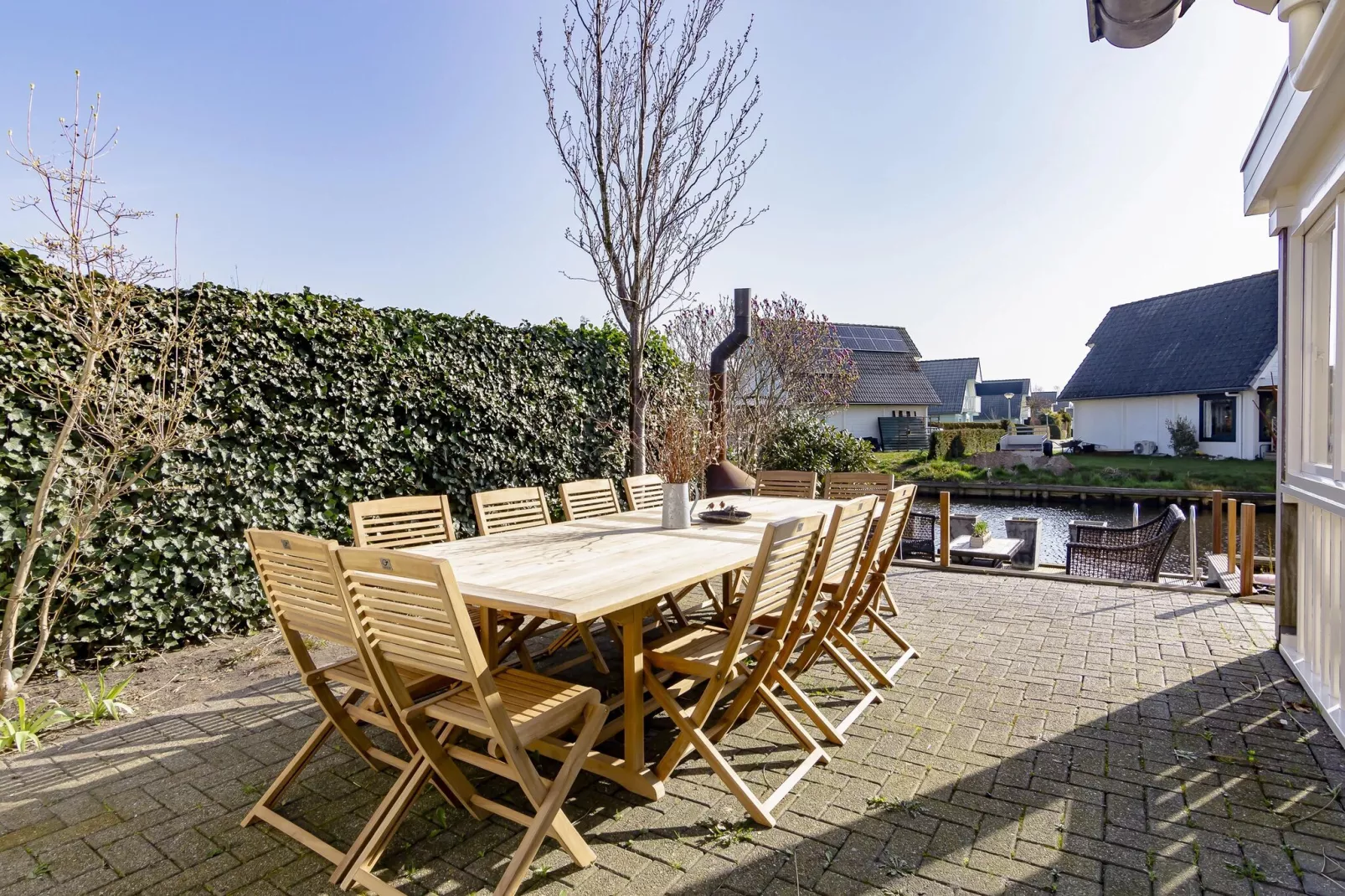 Groepswoning 2-11 personen aan het Zuidlaardermeer in Groningen met sloep optie-Terrace balcony