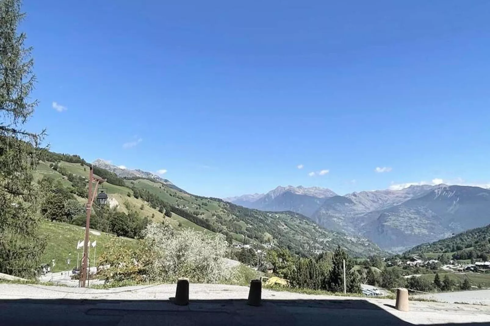 Résidence Valeriane-View in summer