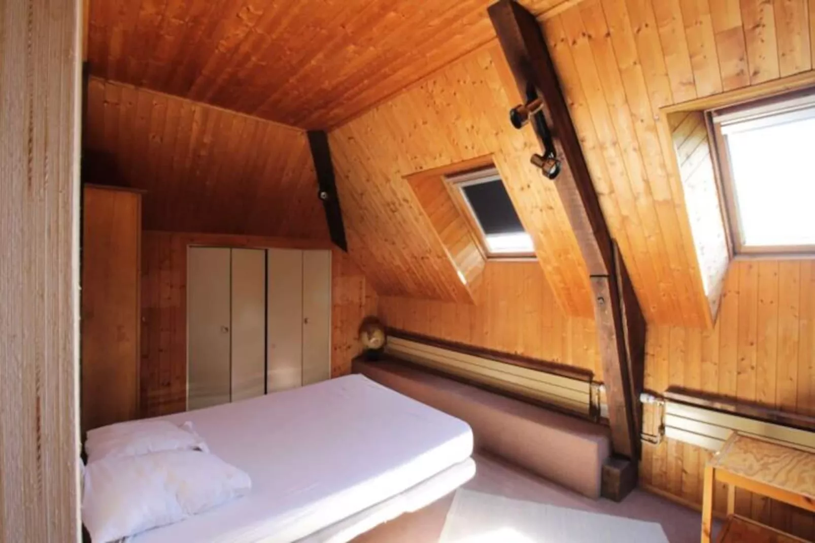 Belle Villa Sur Les Coteaux Du Lac D'aiguebelette!-Image-tags.